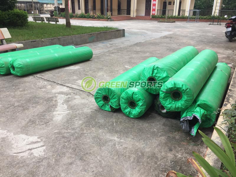 Thi công sân cỏ nhân tạo trường tiểu học cộng hòa Quốc Oai