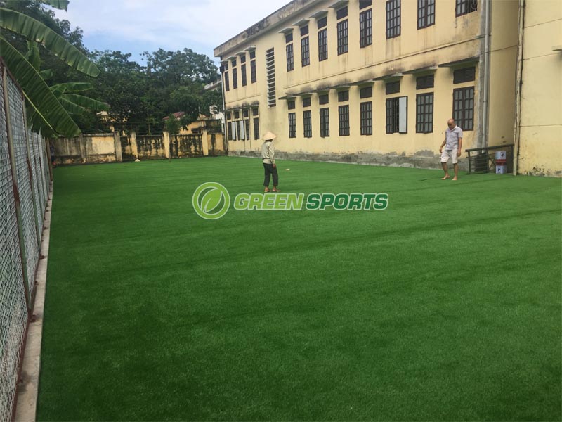 Thi công sân cỏ nhân tạo trường tiểu học cộng hòa Quốc Oai 1